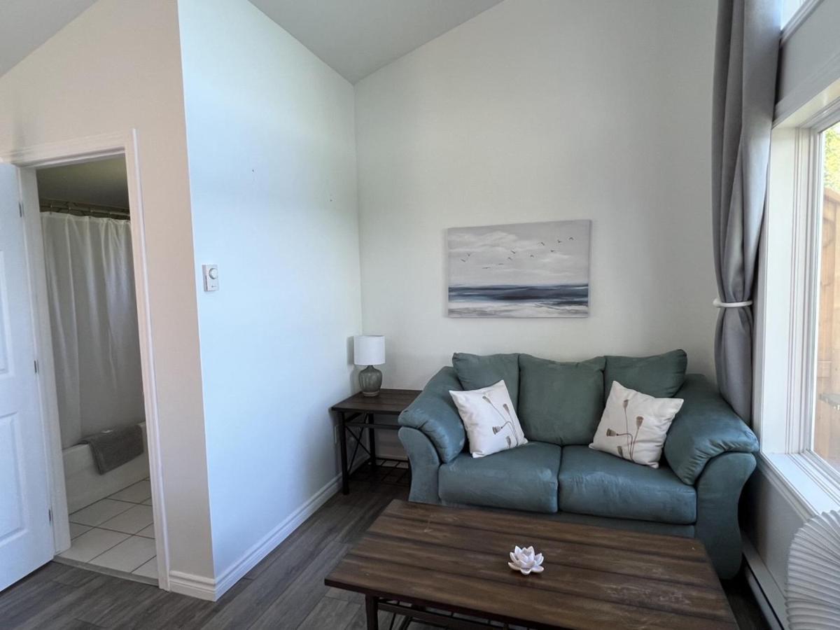 Knotty Pine Ocean Front Suite - Adults Only Ingonish Ngoại thất bức ảnh